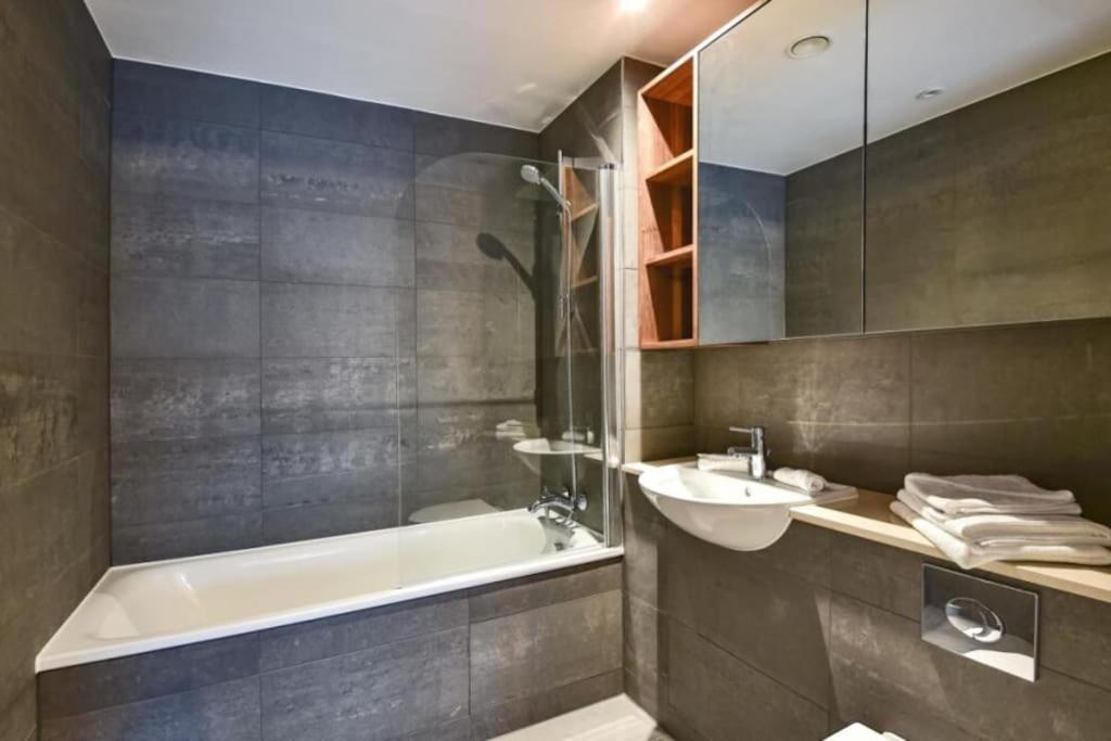 Luxury 2 Bedroom 2 Bathroom Apartment -Borough Market/ London Bridge Екстер'єр фото